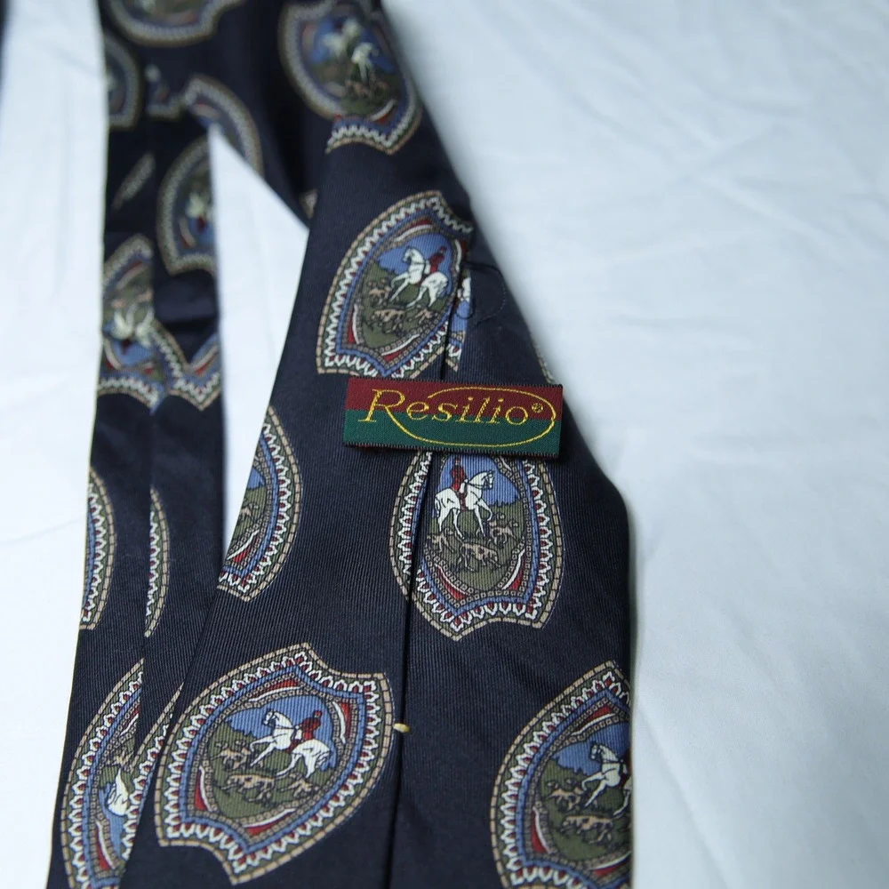 Resilio Mens Silk Tie Navy Blue Equestrian Fox Hunt Crest Horseback Rider Hounds